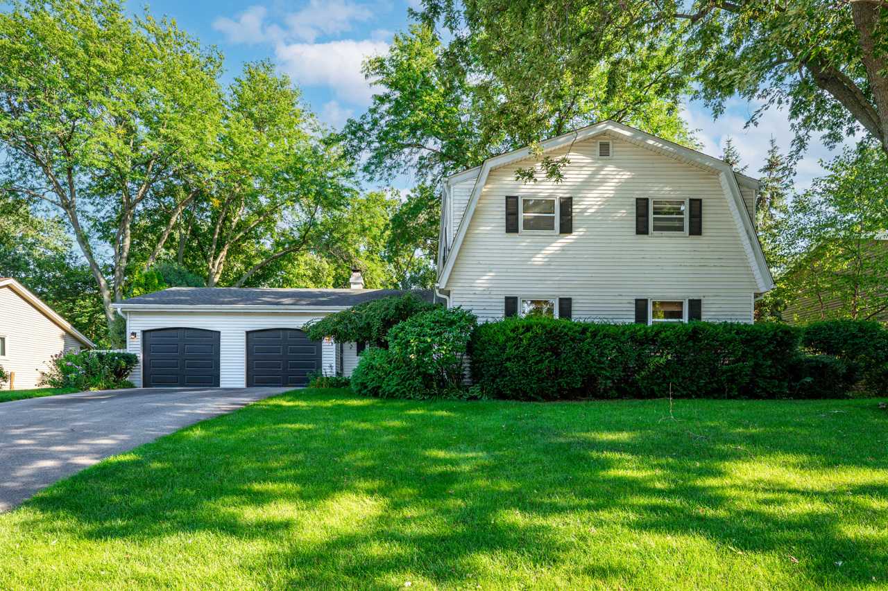 5555 ROANOKE Road Rockford Illinois United States, for Sale, residential,  , InCom Real Estate - New Demo Office