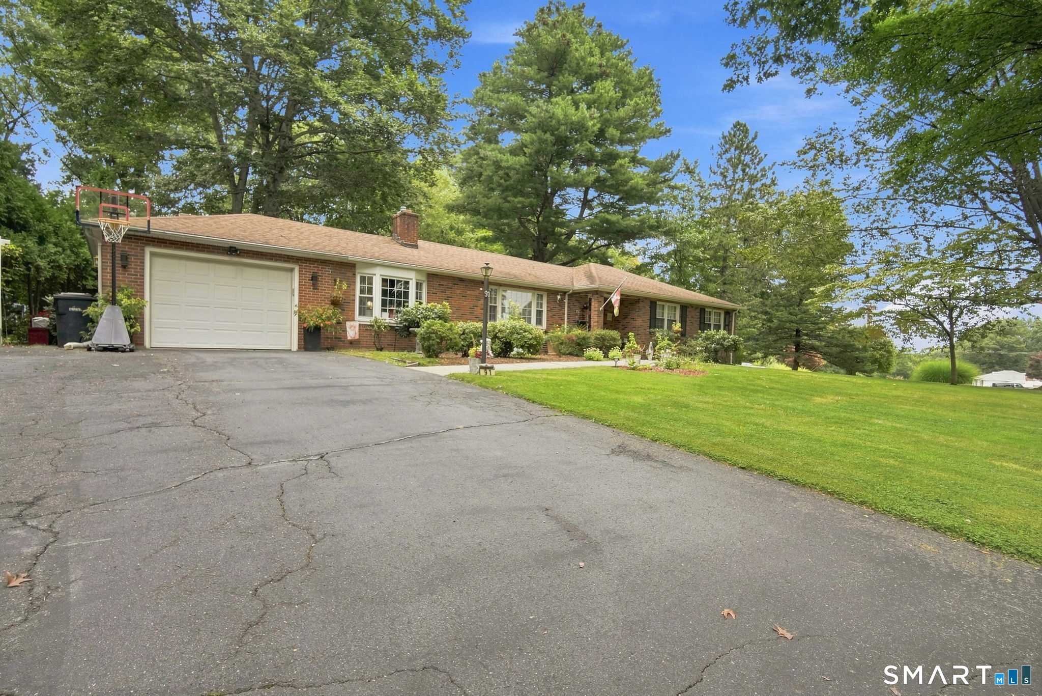 91 Forest Drive Wethersfield Connecticut United States, for Sale, residential, Benny Cabrera Jr., Eagle Eye Realty