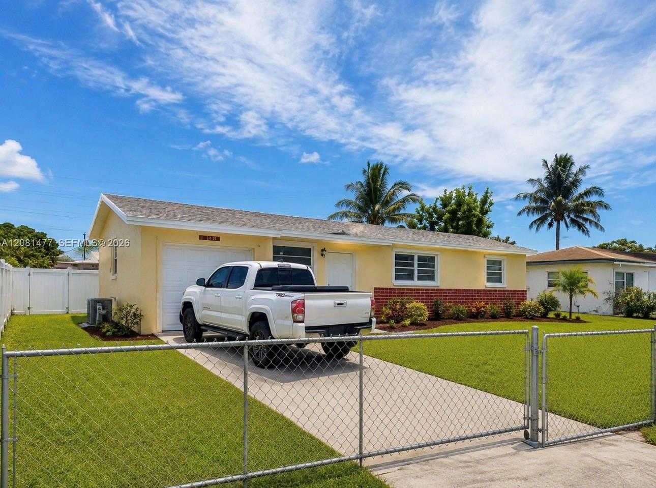 22295 SW 109th Ct Miami Florida United States, for Rent, residential, NADIESKA  ULLOA , New Dreams Realty