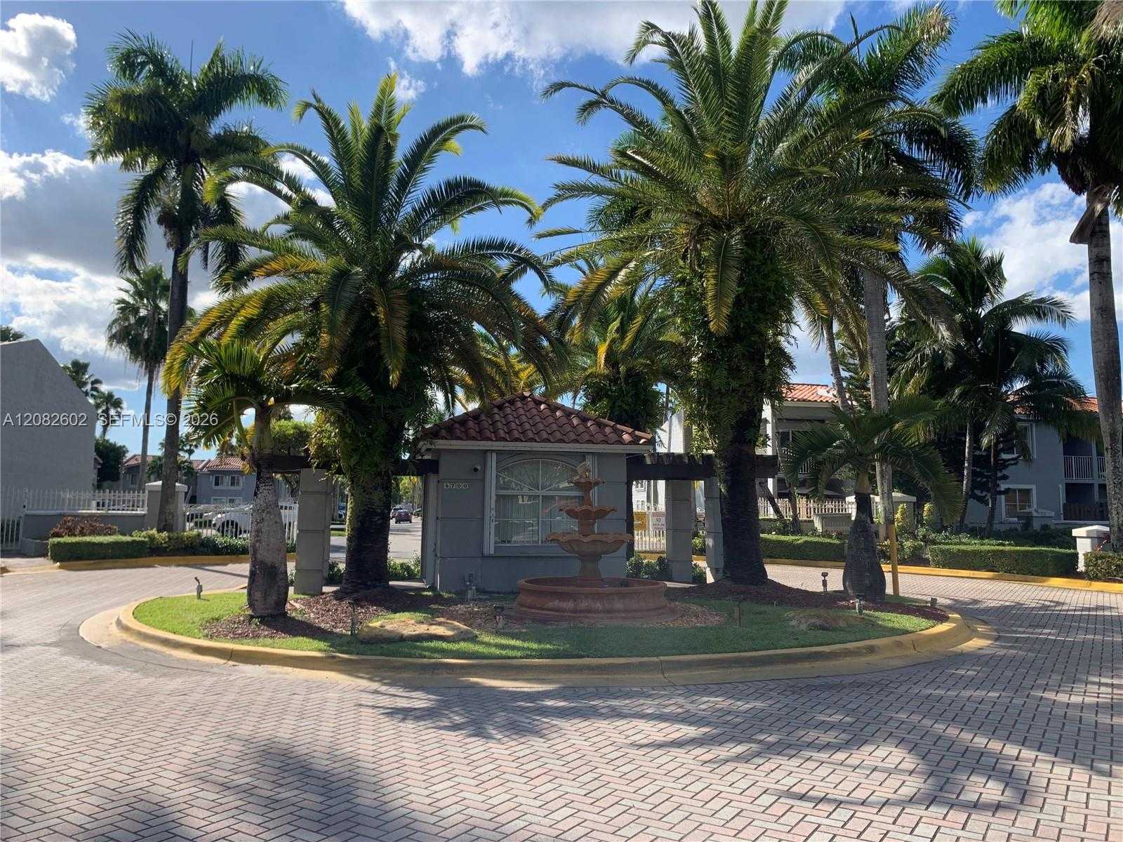4720 NW 114th Ave  APT 204 Doral Florida United States, for Rent, residential, Roberto Villasmil, Interinvestments Realty, Inc.