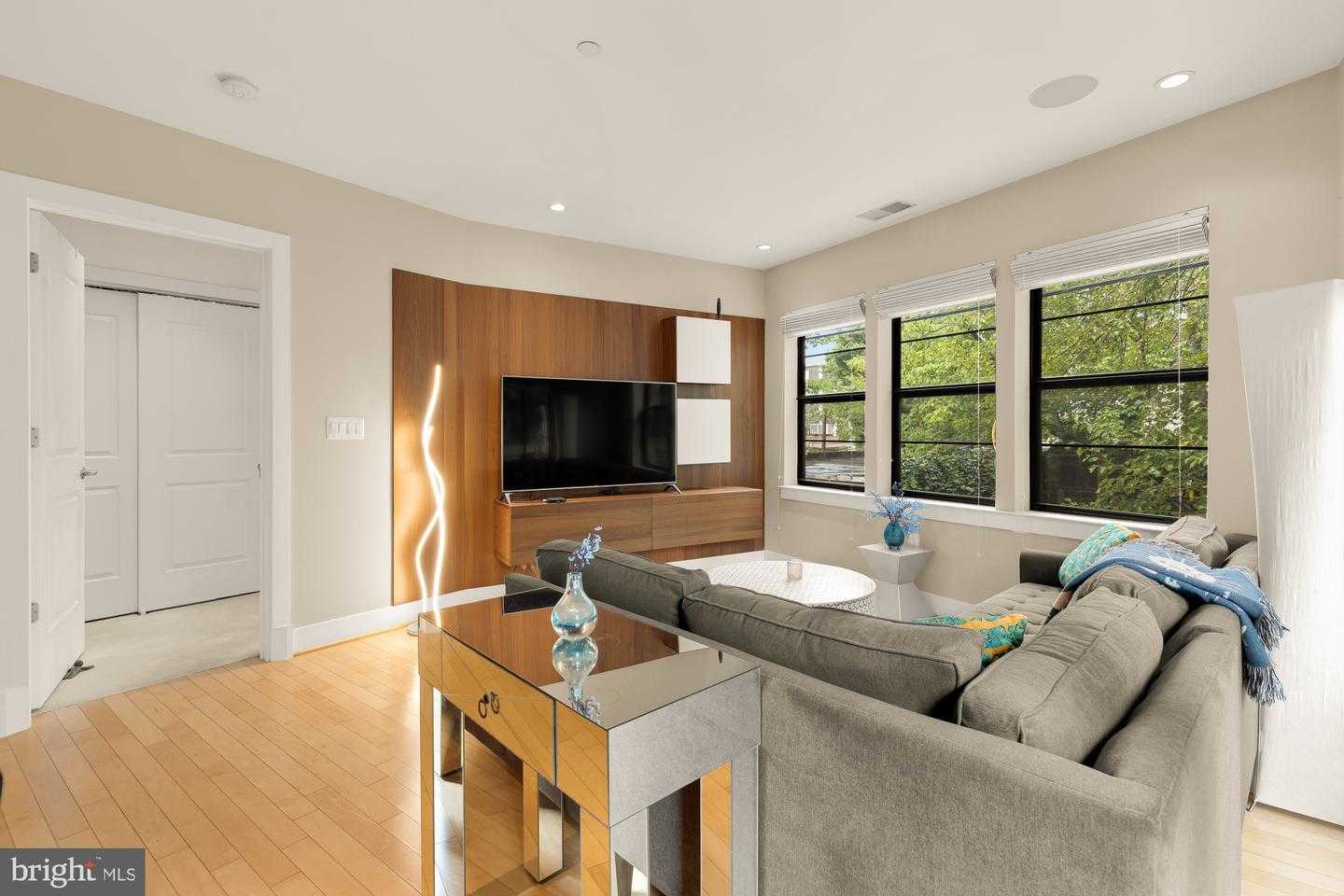 5201 WISCONSIN AVENUE APT 212 Washington District Of Columbia United States, for Sale, residential, Zandra Jamison, Samson Properties