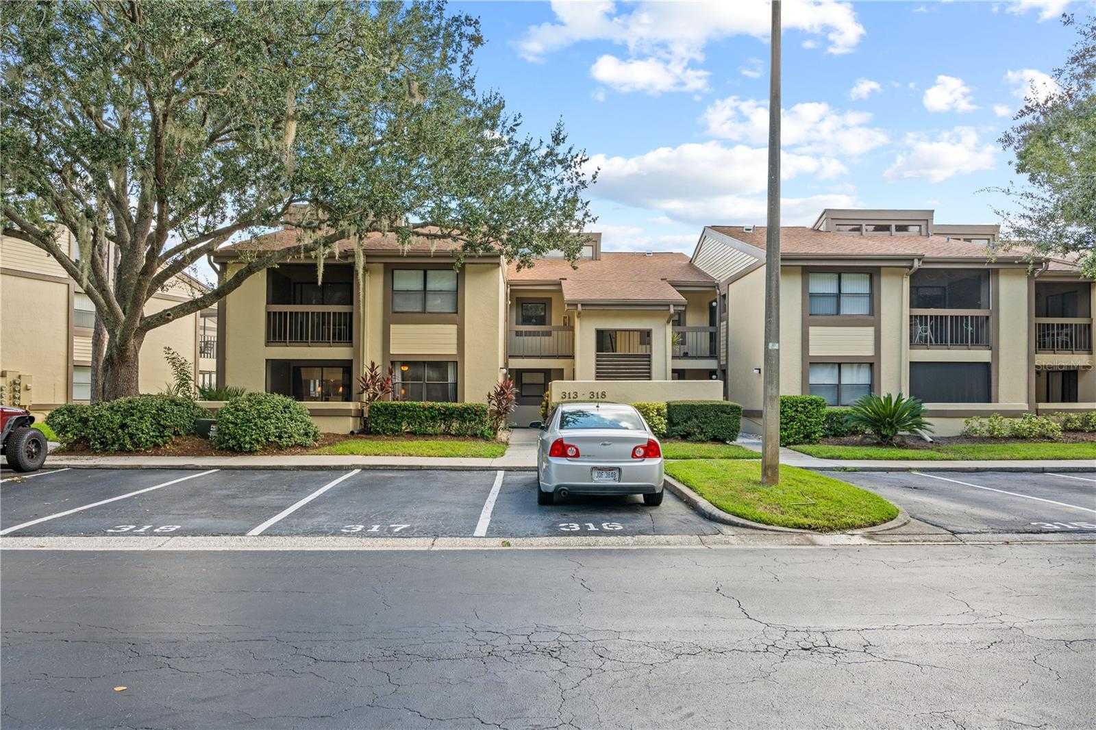 317 WOODLAKE WYNDE Oldsmar Florida United States, for Sale, residential, Tony Quevedo , Kokopelli Real Estate