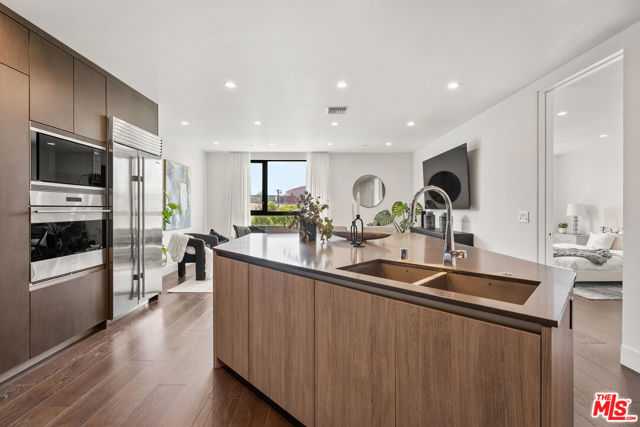 724 N Croft Avenue APT 301 Los Angeles California United States, for Sale, residential,  , InCom Brokerage Sample