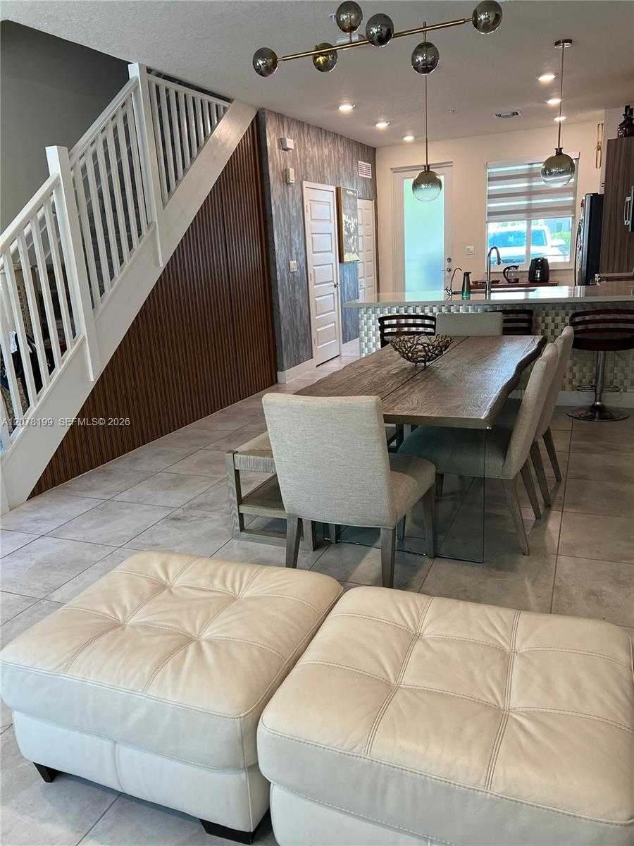 6421 NW 102nd Path  APT 101 Doral Florida United States, for Sale, residential, Roberto Villasmil, Interinvestments Realty, Inc.