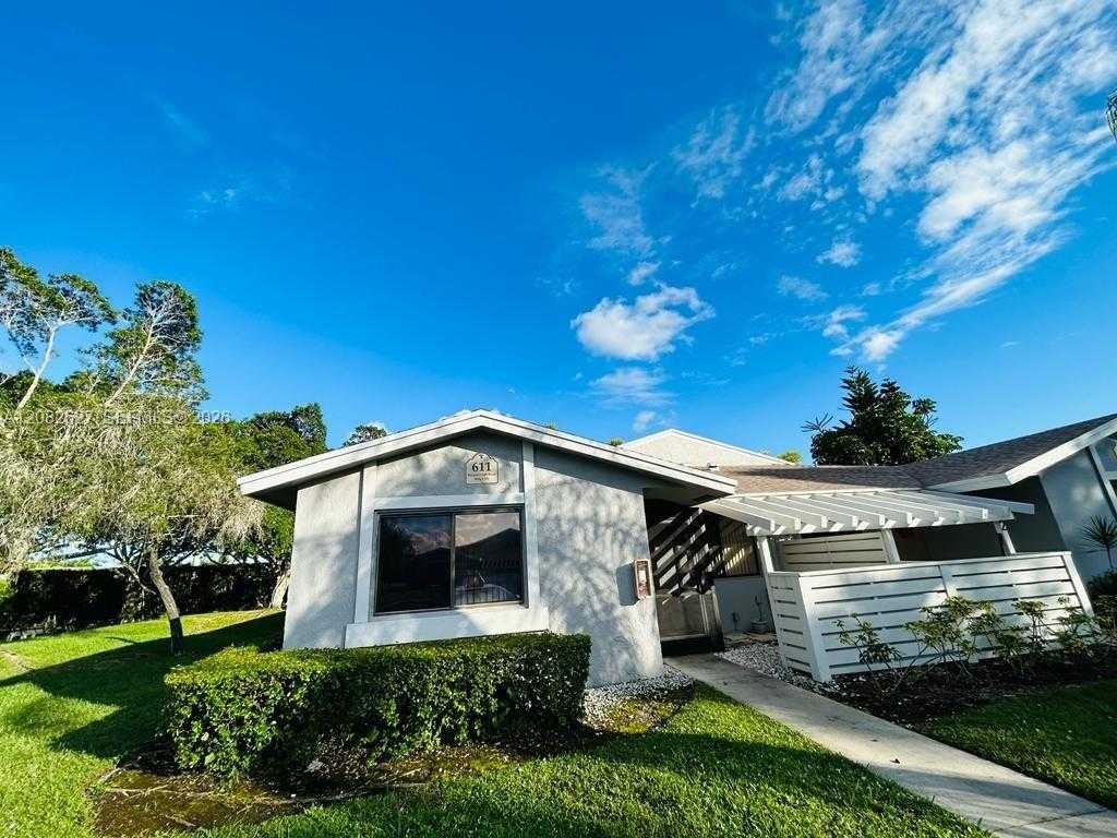 611 Racquet Club Rd  APT 1 Weston Florida United States, for Sale, residential, Radmila Mandel, Florida Sky Realty Group