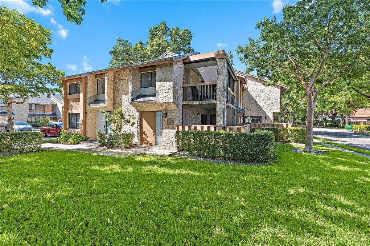 130 WIMBLEDON LAKE Drive Plantation Florida United States, for Sale, residential,  , Phoenix Realtors LLC