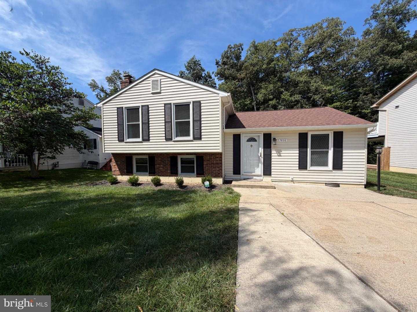7606 FALLSWOOD WAY Lorton Virginia United States, for Rent, residential,  , The Holly Group