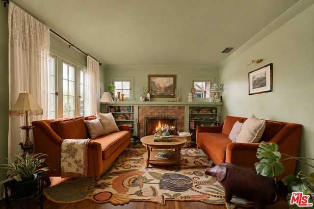 1087 S Plymouth Boulevard Los Angeles California United States, for Rent, residential,  , Castle Rock Realty