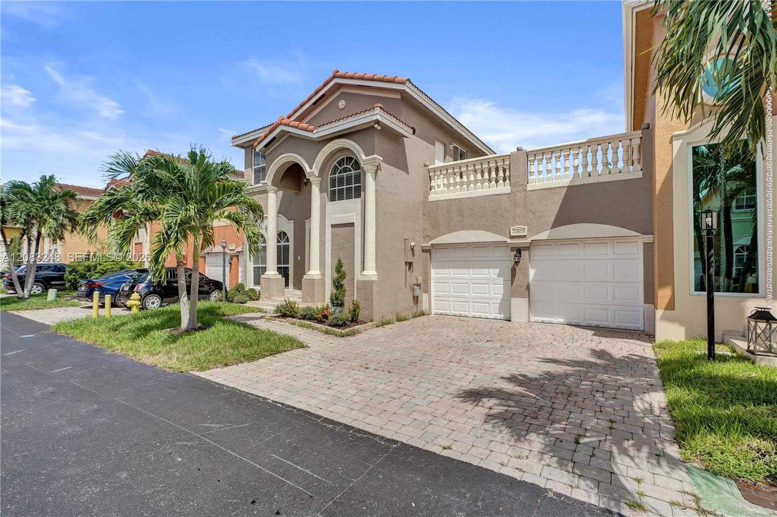 10809 NW 51st Trail Doral Florida United States, for Rent, residential, Roberto Villasmil, Interinvestments Realty, Inc.