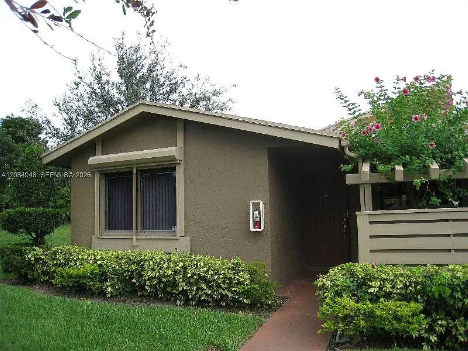 447 Lakeview Dr  APT 1 Weston Florida United States, for Rent, residential, Radmila Mandel, Florida Sky Realty Group