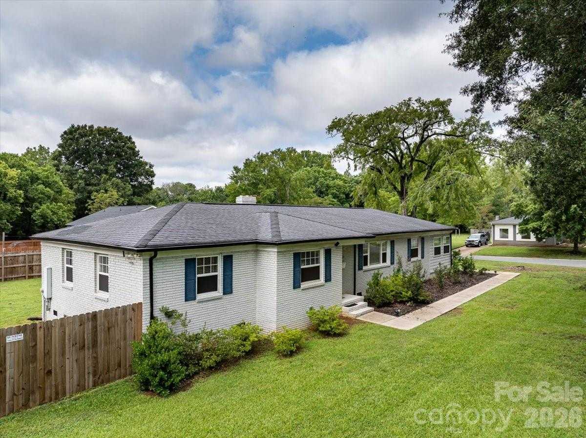 8000 Lawyers Road Charlotte North Carolina United States, for Sale, residential, William (Will) Owens , South Charlotte Properties