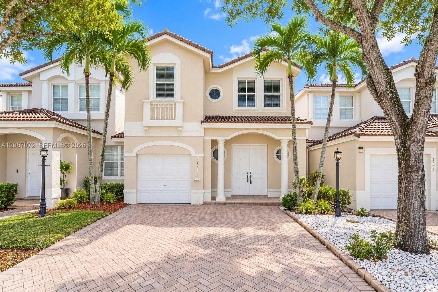4873 NW 107th Path Doral Florida United States, for Sale, residential, Roberto Villasmil, Interinvestments Realty, Inc.