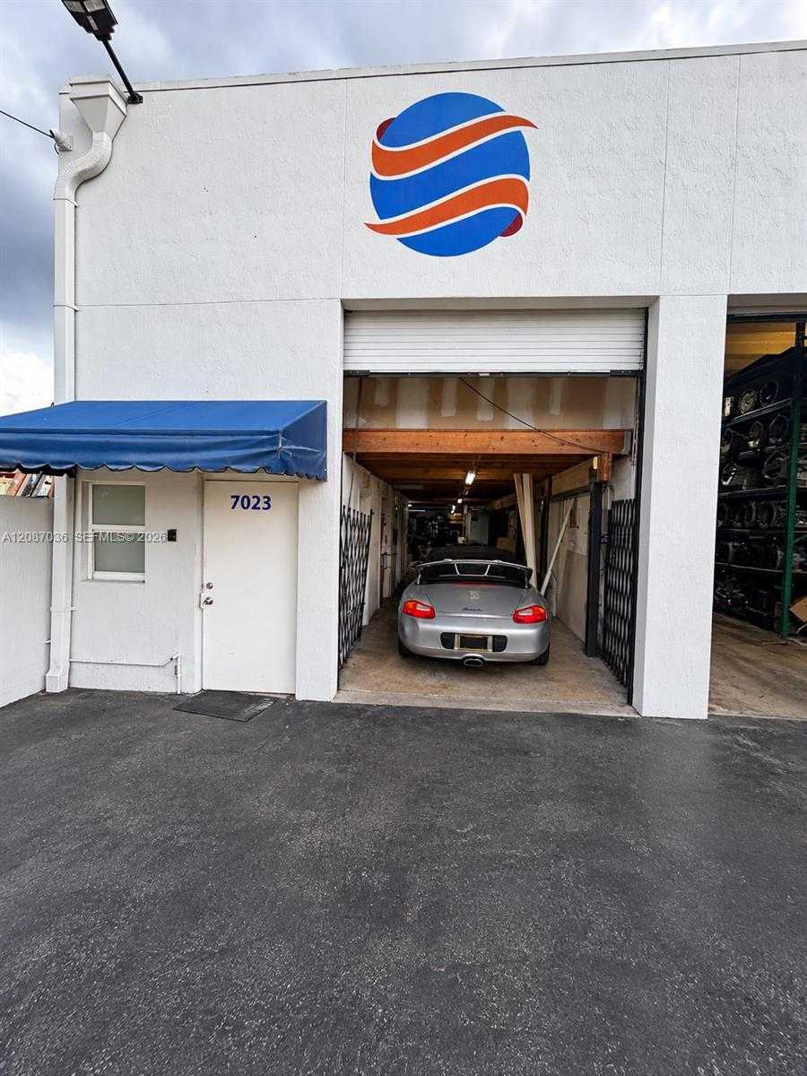 7023 SW 13th Ter Miami Florida United States, for Lease, commercial, Sandra Benkahla, The 305 Agency