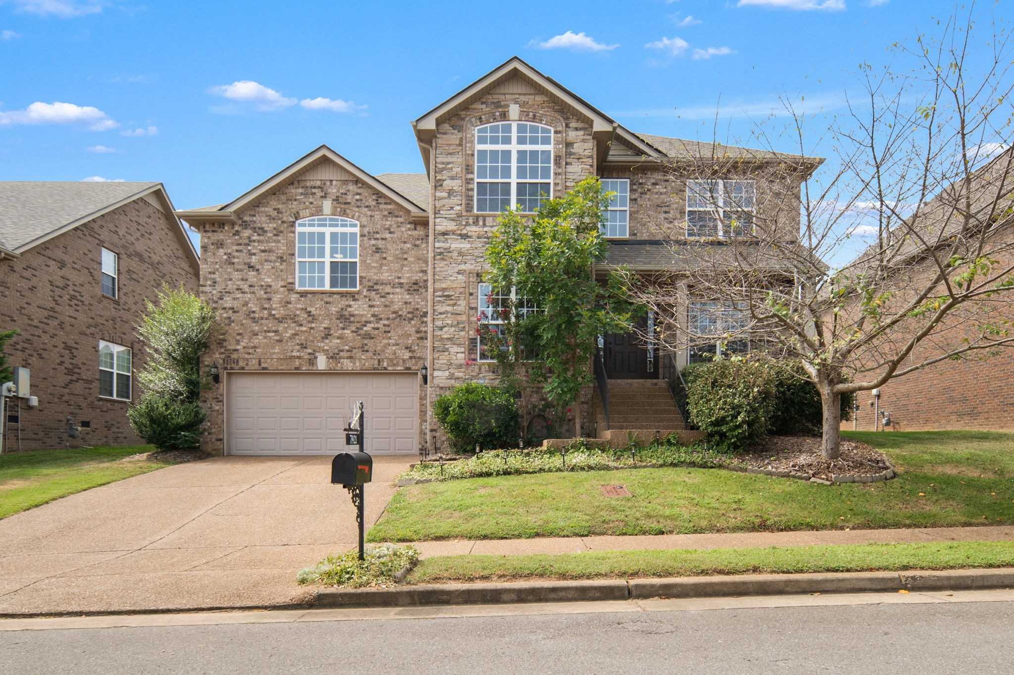 7921 Kirkfield Dr Nashville Tennessee United States, for Sale, residential, Adam  Hanes, LPT Realty