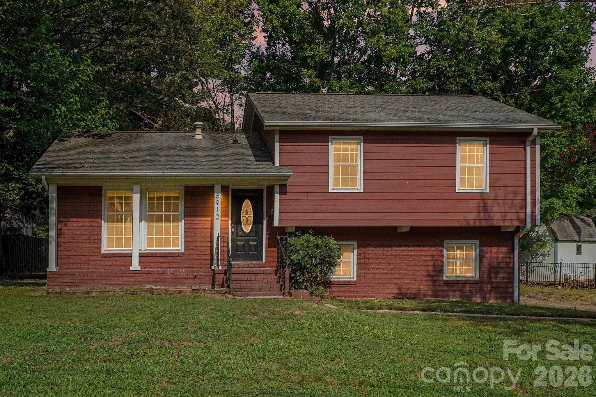 6910 Wrentree Drive Charlotte North Carolina United States, for Sale, residential, William (Will) Owens , South Charlotte Properties