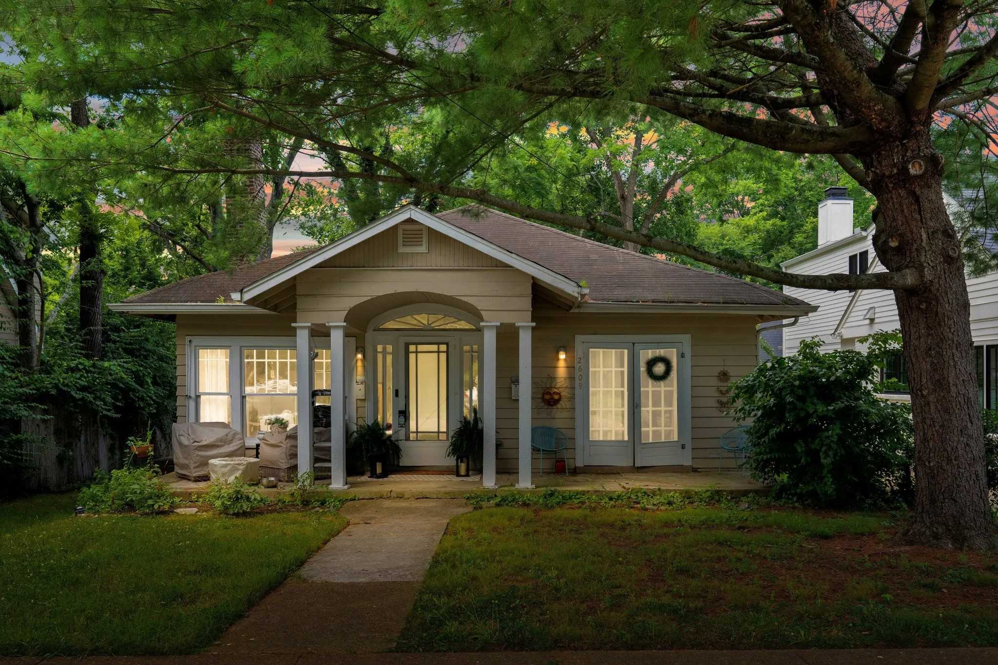 2609 Sunset Pl Nashville Tennessee United States, for Sale, residential, Adam Hanes, LPT Realty