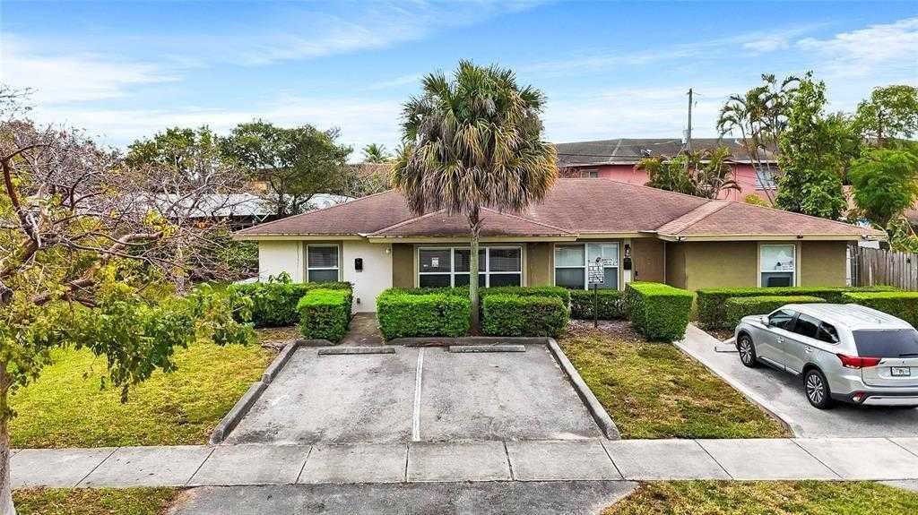 330 Avondale Drive Pompano Beach Florida United States, for Sale, residential,  , D'Lux Real Estate Services, LLC