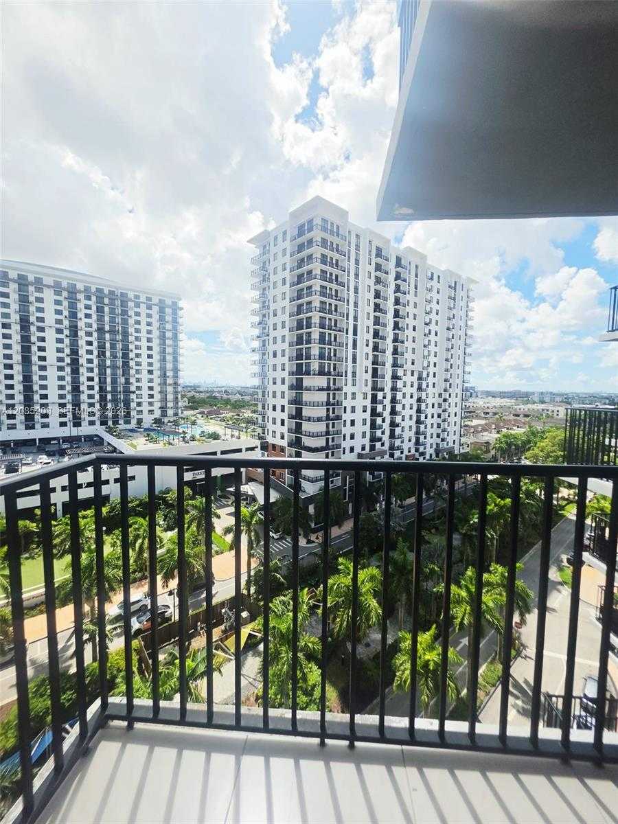 5252 NW 85th Ave  APT 809 Doral Florida United States, for Sale, residential, Roberto Villasmil, Interinvestments Realty, Inc.