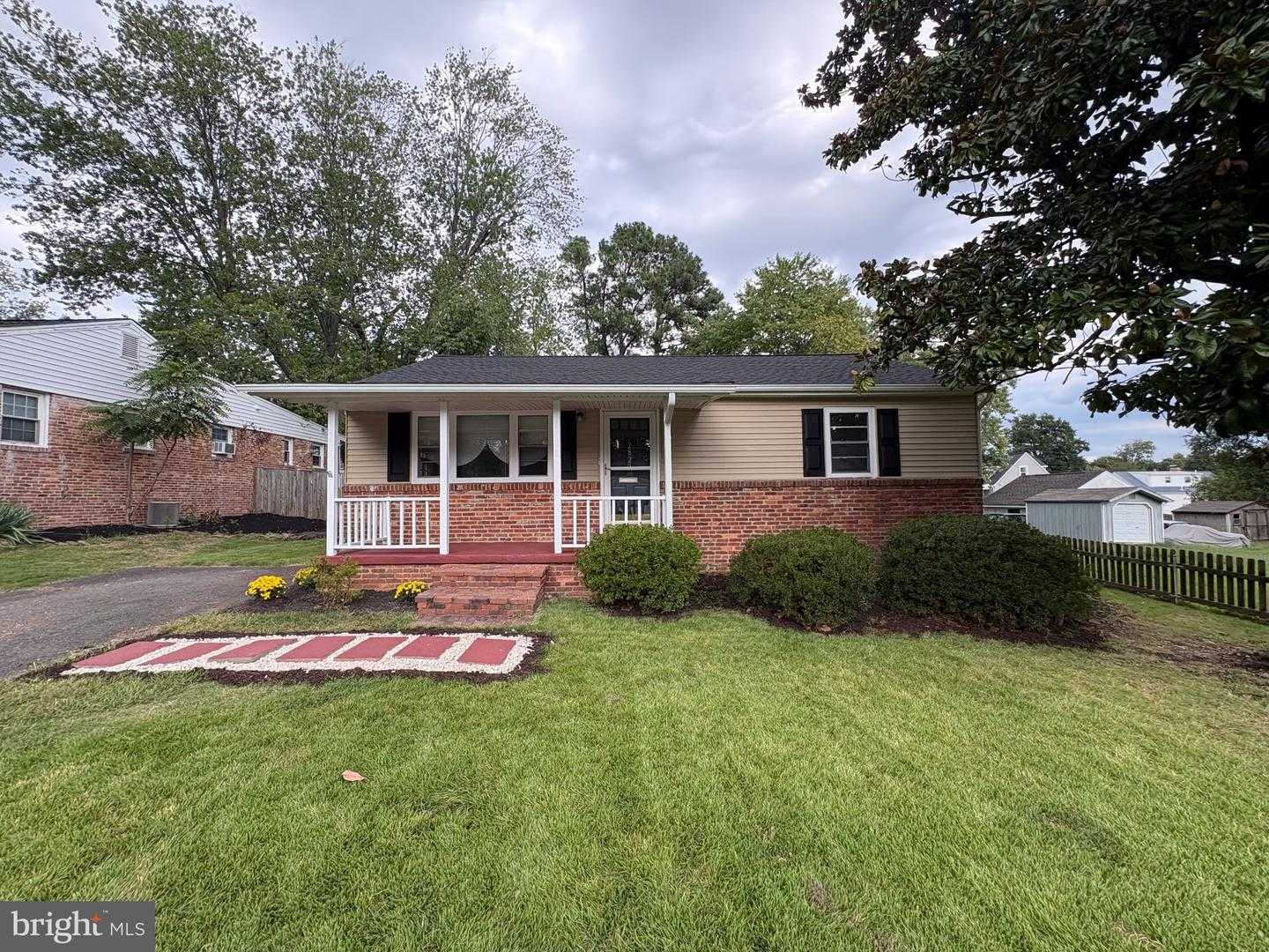 2822 E SIDE DRIVE Alexandria Virginia United States, for Sale, residential,  , The Holly Group