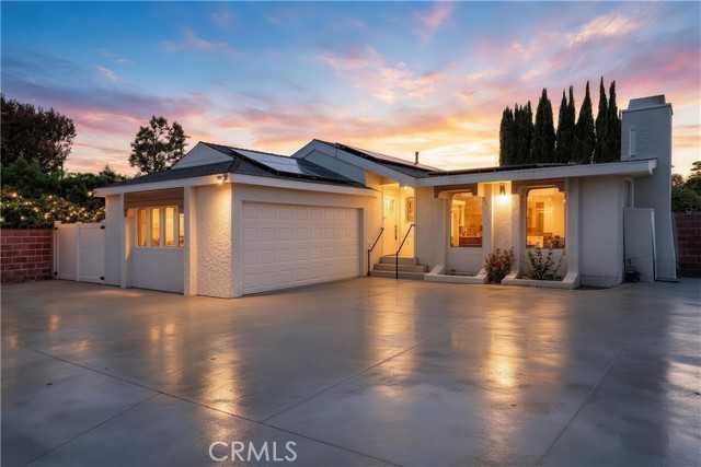 6246 Fallbrook Los Angeles California United States, for Sale, residential,  , InCom Real Estate - New Office