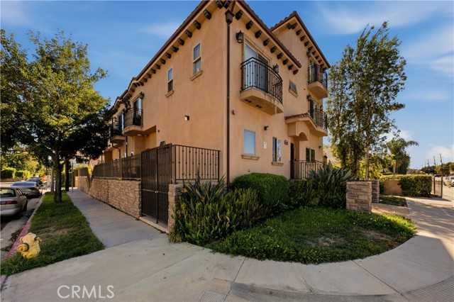14702 Magnolia Boulevard APT 105 Sherman Oaks California United States, for Sale, residential, Michele Davis-Avey, Berkshire Hathaway HomeServices California Properties
