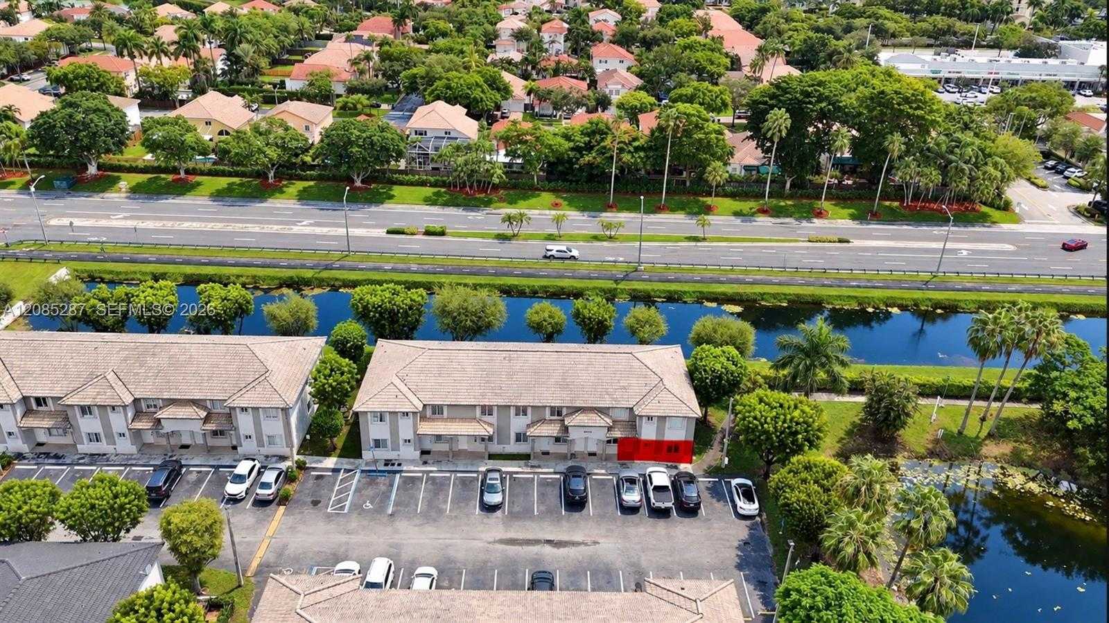 5775 NW 109th Ave  APT 13 Doral Florida United States, for Sale, residential, Roberto Villasmil, Interinvestments Realty, Inc.