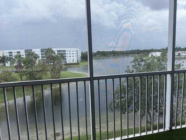 10730 NW 66th St  APT 403 Doral Florida United States, for Sale, residential, Roberto Villasmil, Interinvestments Realty, Inc.