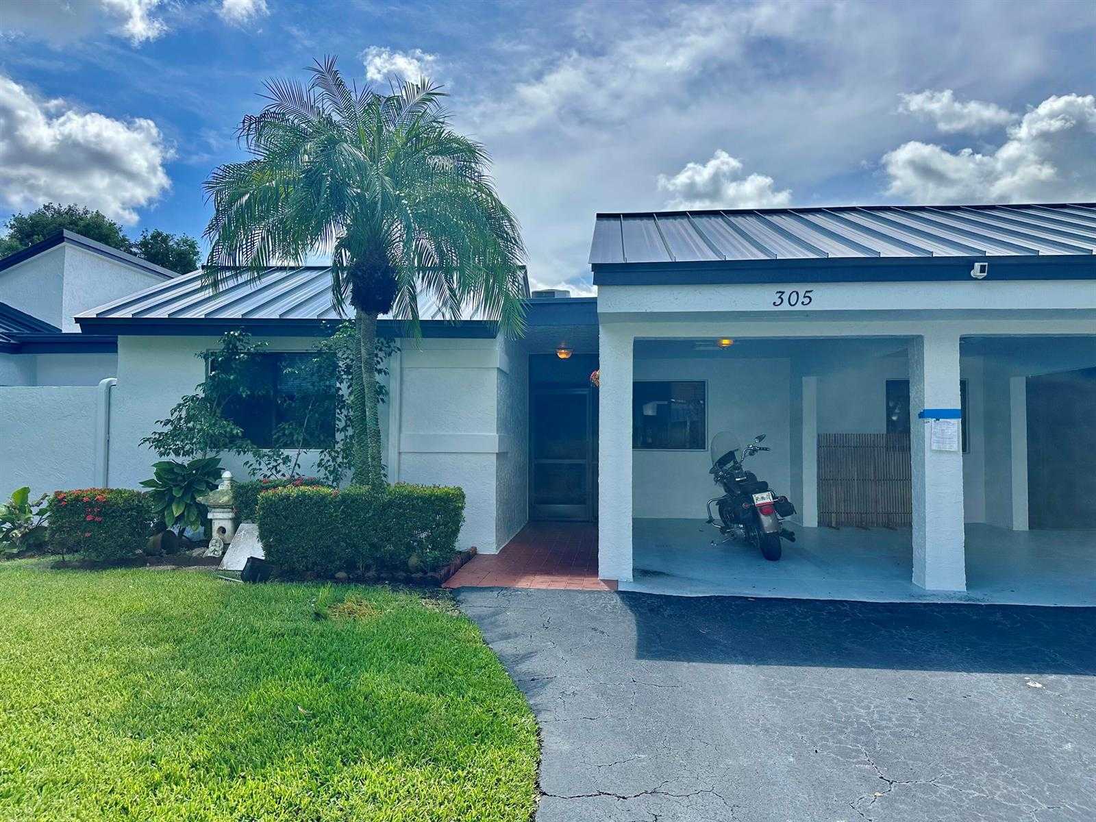 305 Lakeside Court Sunrise Florida United States, for Sale, residential, Radmila Mandel, Florida Sky Realty Group