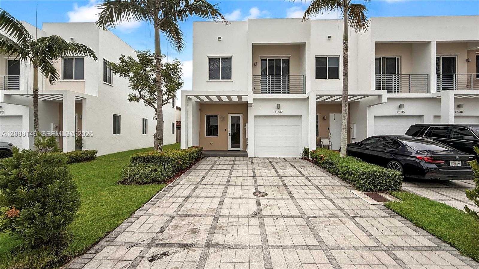 10232 NW 71st Ter  APT 10232 Doral Florida United States, for Rent, residential, Roberto Villasmil, Interinvestments Realty, Inc.