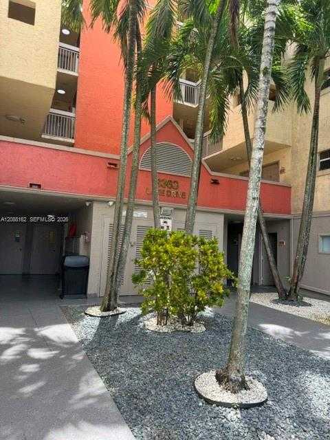 8363 Lake Dr  APT 504 Doral Florida United States, for Rent, residential, Roberto Villasmil, Interinvestments Realty, Inc.