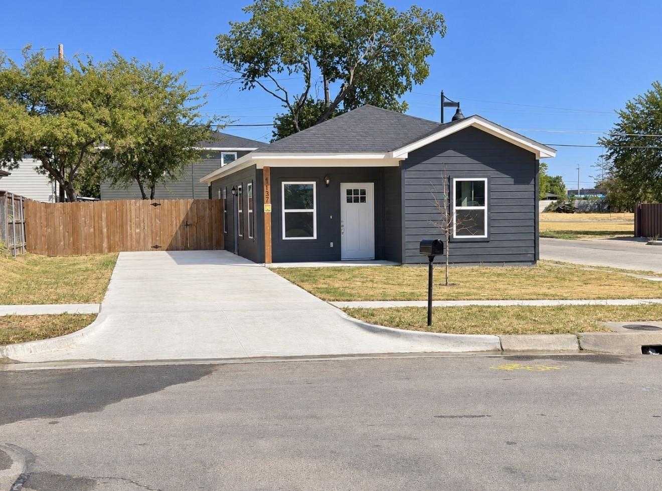 1137 Stella Street Fort Worth Texas United States, for Sale, residential, Rita Vera, Central Metro Realty LLC