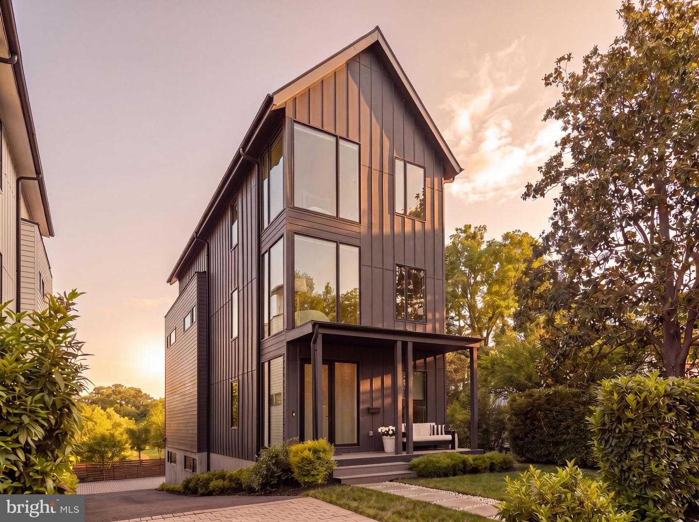 1522 FOXHALL ROAD Washington District Of Columbia United States, for Sale, residential, Edward Giles, Georgetown Realty Group