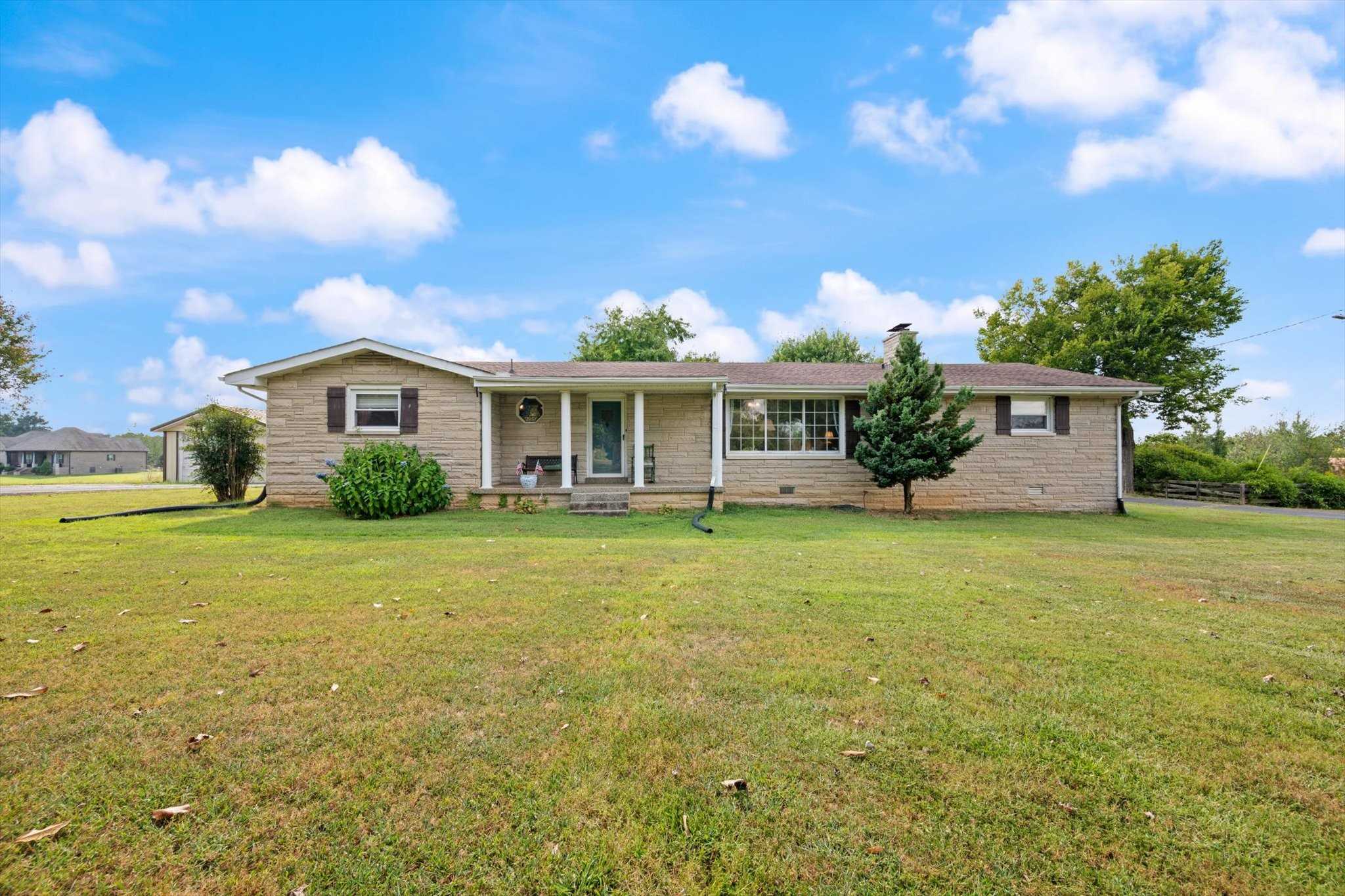 7559 Scottsville Rd Lafayette Tennessee United States, for Sale, residential, Demo Agent, InCom Real Estate - New Demo Office