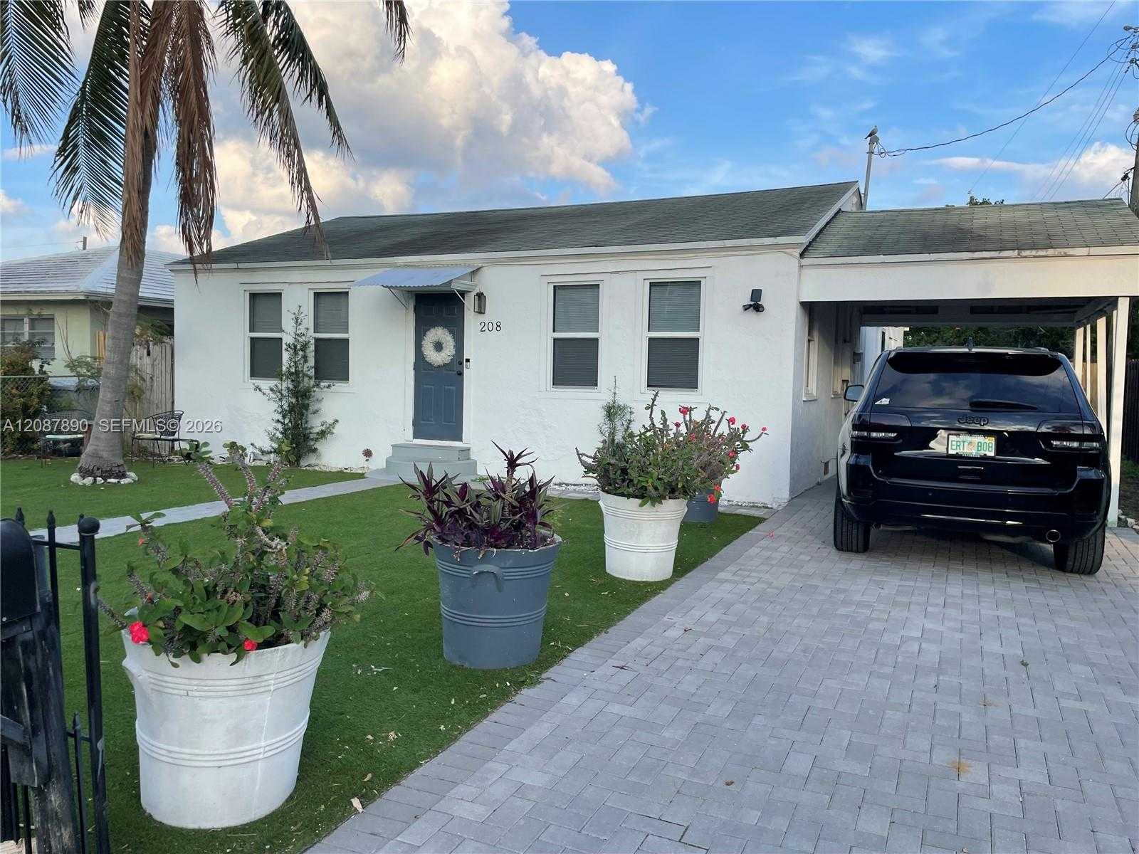 208 NE 22 nd Ave  APT 218 Pompano Beach Florida United States, for Rent, residential,  , D'Lux Real Estate Services, LLC