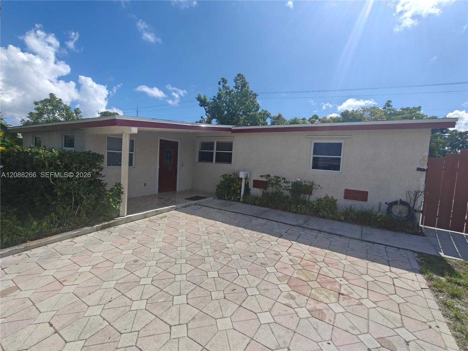 801 N 70th Ave Hollywood Florida United States, for Rent, residential,  , Phoenix Realtors LLC