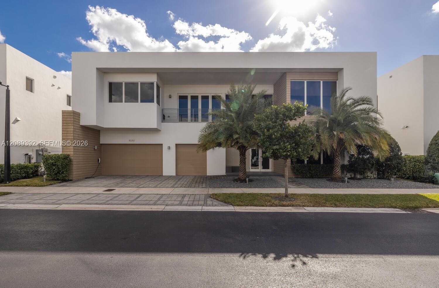 10250 NW 75th Ter Doral Florida United States, for Rent, residential, Roberto Villasmil, Interinvestments Realty, Inc.