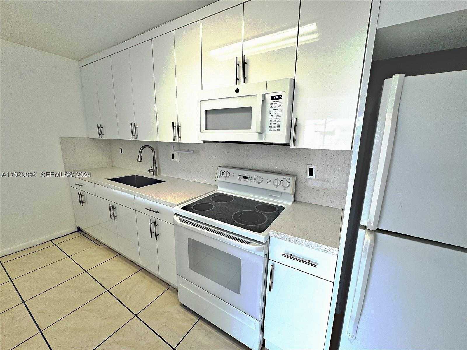 4620 NW 79th Ave  APT 2B Doral Florida United States, for Rent, residential, Roberto Villasmil, Interinvestments Realty, Inc.