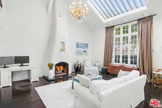 6204 Banner Avenue APT 2 Los Angeles California United States, for Sale, residential,  , InCom Real Estate - New Office