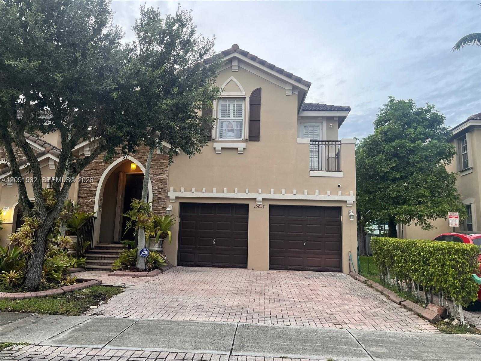 15257 SW 8th Way Miami Florida United States, for Sale, residential, Sophia Roy, Incom New Demo Office