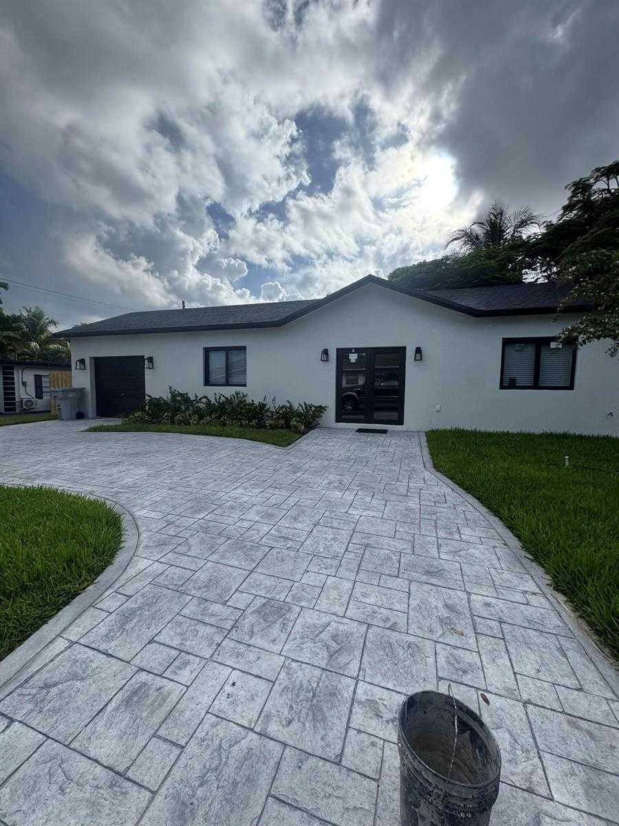 230 NE 14TH Pompano Beach Florida United States, for Rent, residential,  , D'Lux Real Estate Services, LLC