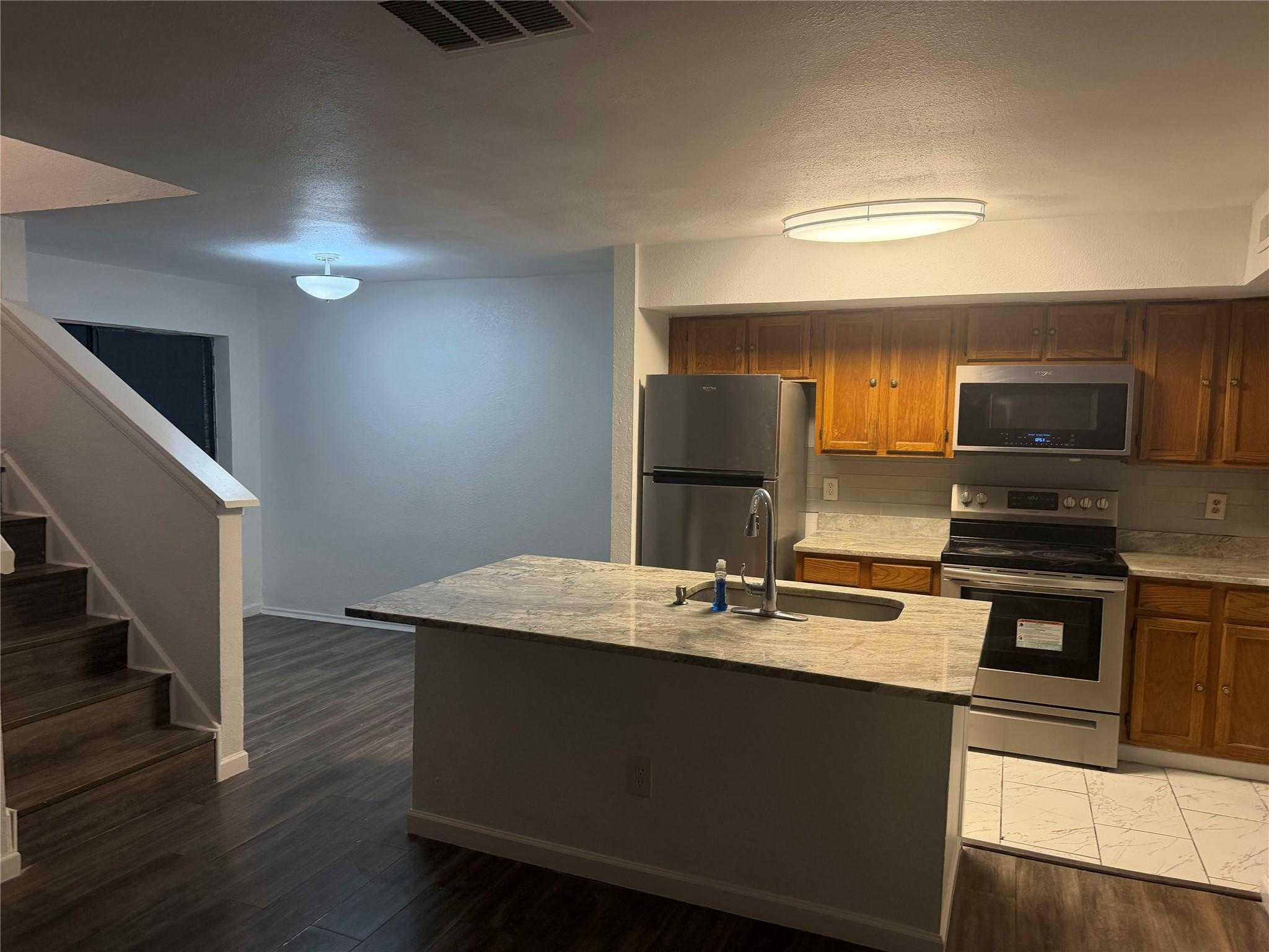 9805 Walnut Street APT 210 Dallas Texas United States, for Rent, residential, Rita Vera, Central Metro Realty LLC