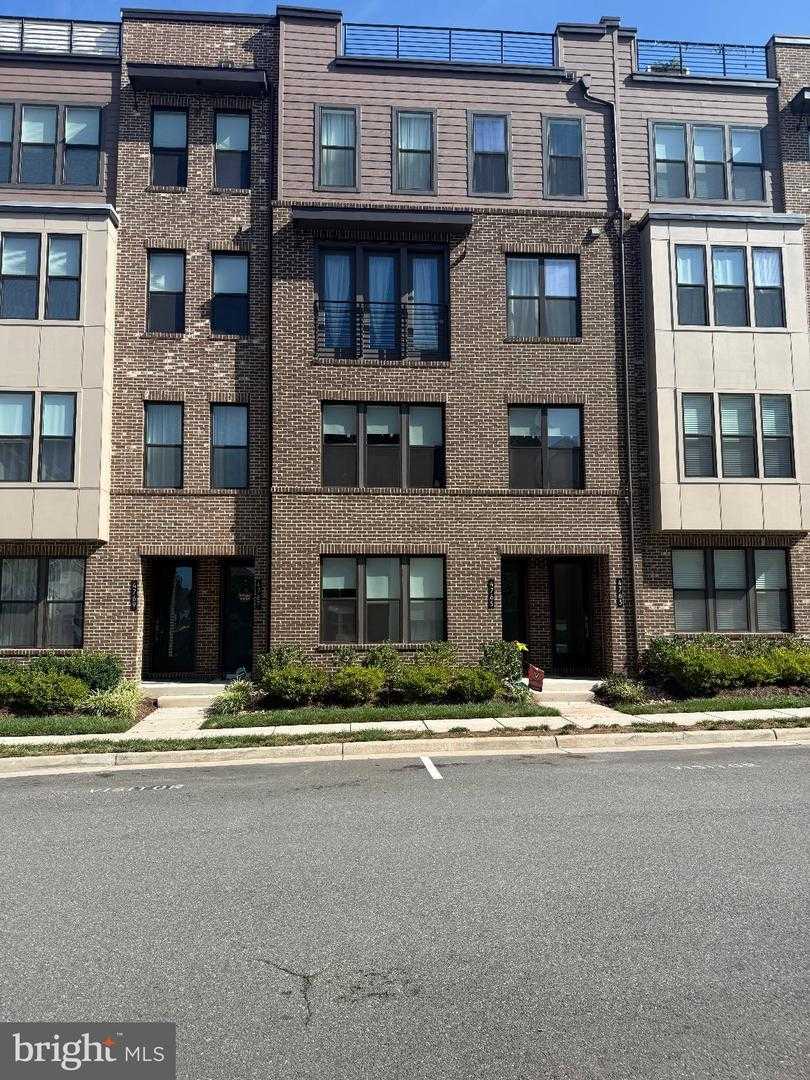 4763 TATUM MILL WAY APT 204 Chantilly Virginia United States, for Sale, residential, Bruno Tarquinii, Fairfax Realty Premier