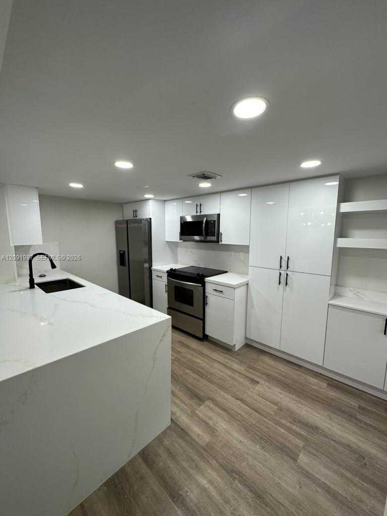 9735 NW 49th Ter  APT 414 Doral Florida United States, for Rent, residential, Roberto Villasmil, Interinvestments Realty, Inc.