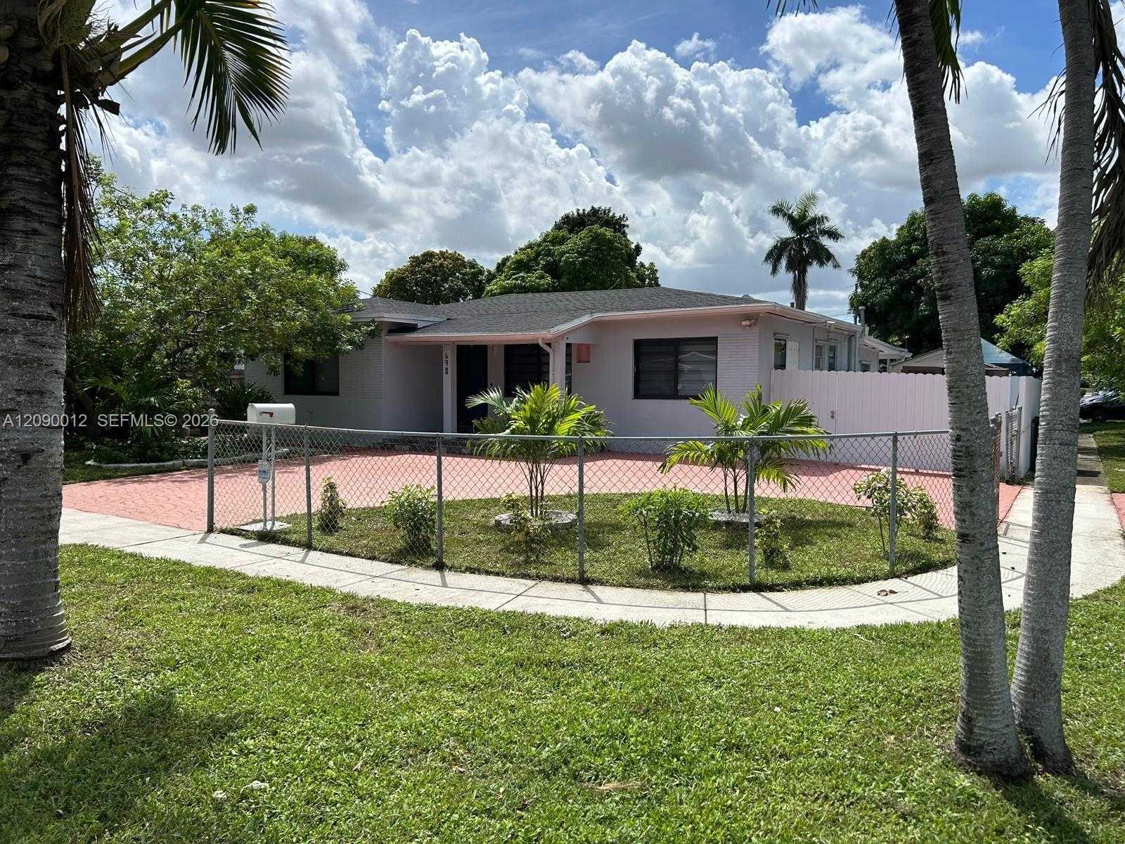 698 W 15th St Hialeah Florida United States, for Rent, residential,  , Phoenix Realtors LLC