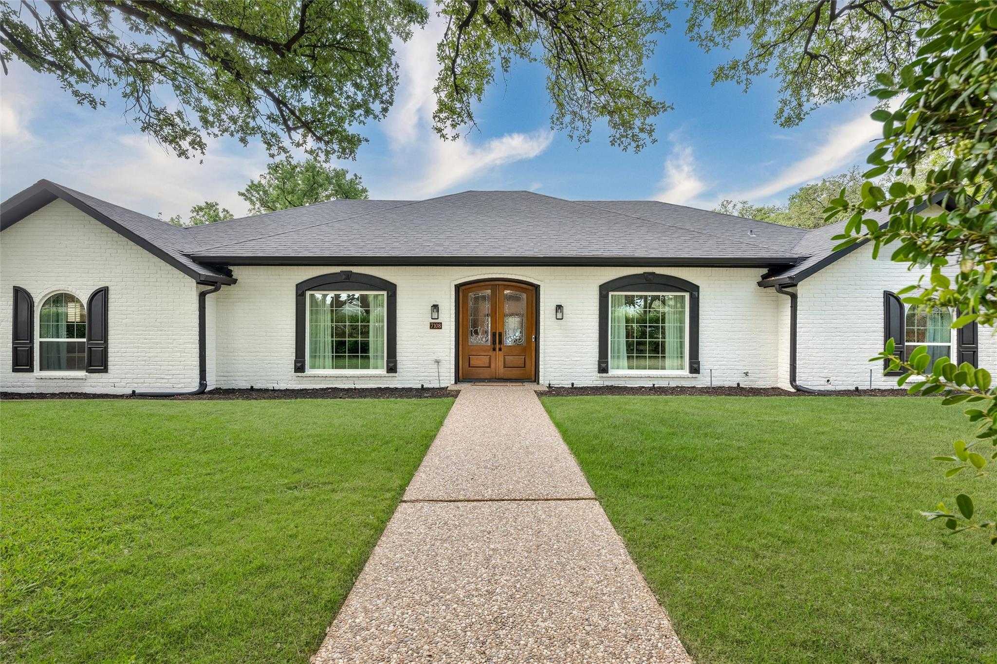 7108 Hunters Ridge Drive Dallas Texas United States, for Sale, residential, Joyce Kelly, Hummingbird Realty