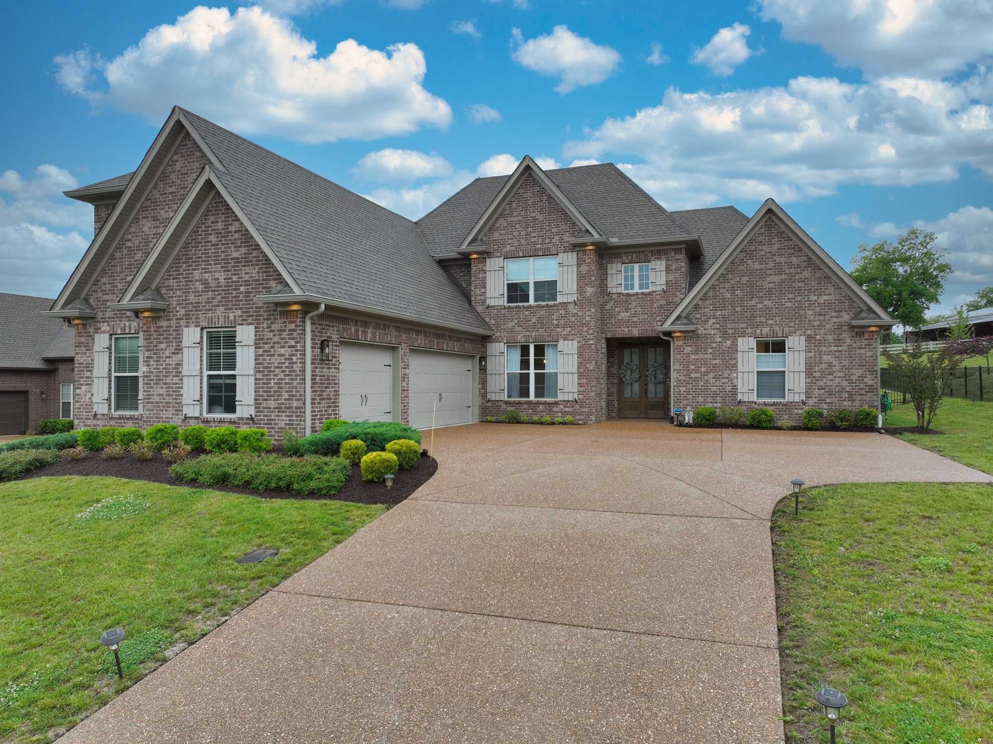 963 Luxborough Dr Hendersonville Tennessee United States, for Sale, residential, Adam Hanes, LPT Realty
