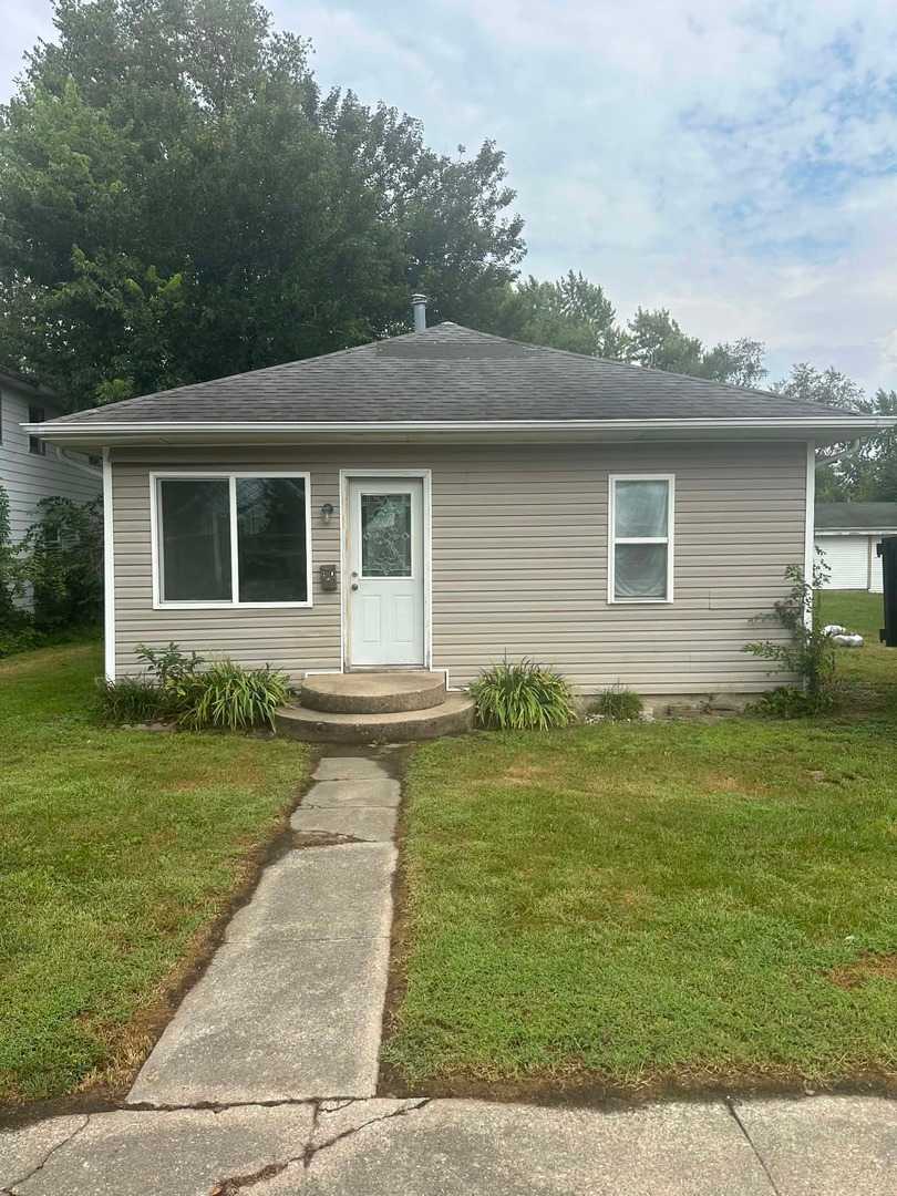 807 S Spruce Street Villa Grove Illinois United States, for Sale, residential, Jeffrey Barkstall, Heartland Real Estate Of Central Illinois, Inc.