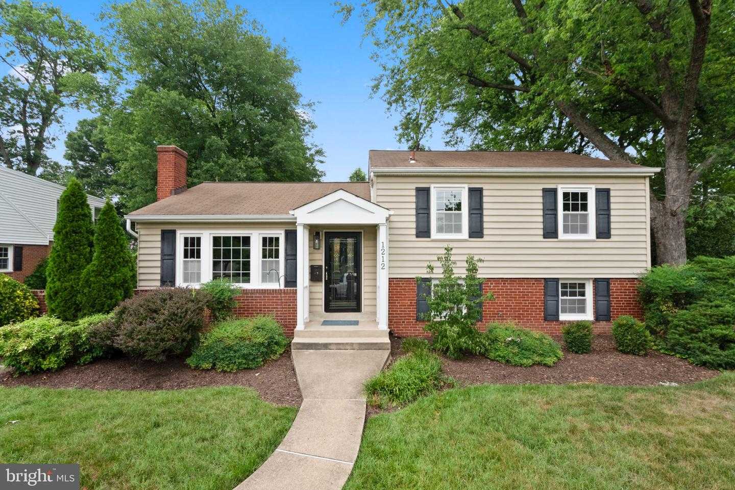 1212 CROTON DRIVE Alexandria Virginia United States, for Sale, residential,  , The Holly Group