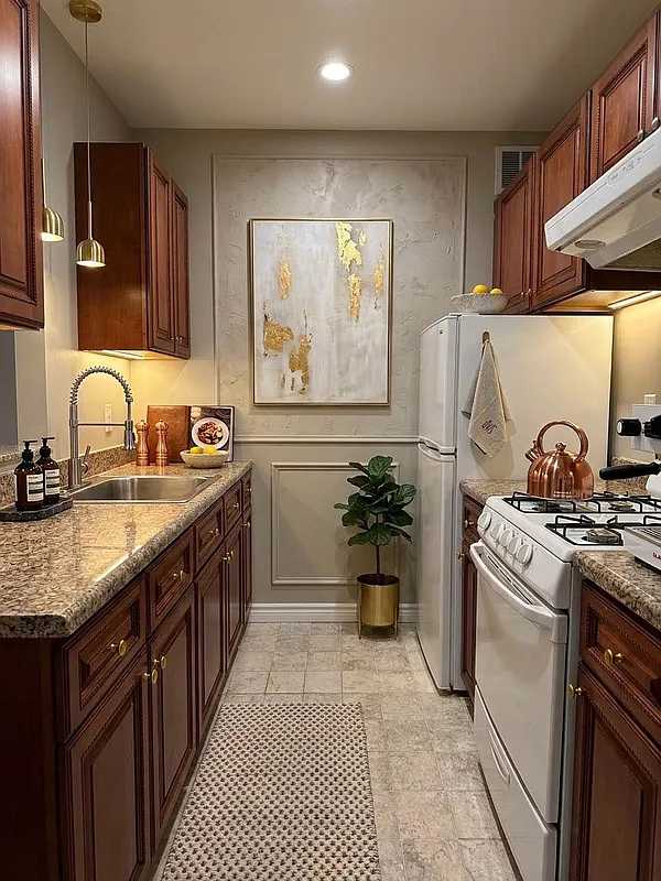 10025 Queens Blvd Forest Hills   United States, for Sale, residential,  , Showcase Realty