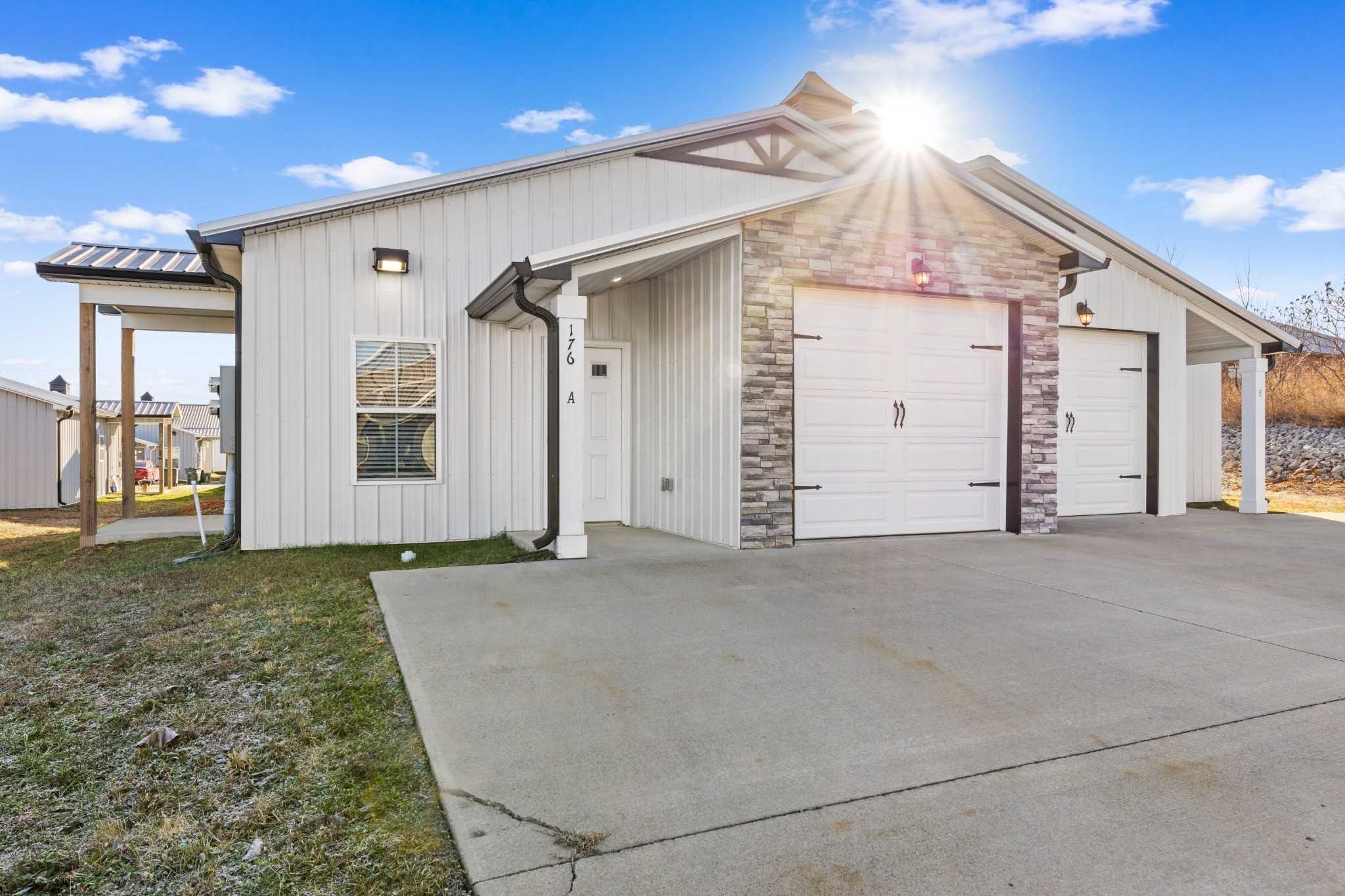 196 Bainbridge Dr  APT B Clarksville Tennessee United States, for Rent, residential, Rebekah  Sprabary, Sweet Home Realty & Property Management
